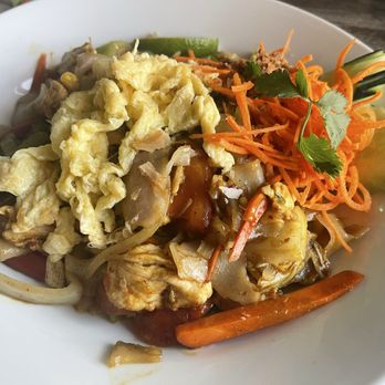 Thai Noodle Wave - Chicken Singapore Noodle - Thai Near Me - Carrollton, Texas Thai Noodle Wave - Chicken Singapore Noodle - Thai Near Me - Carrollton, Texas