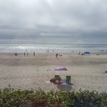 Mo's Seafood & Chowder - View of beach from table - Seafood Near Me - Cannon Beach, Oregon