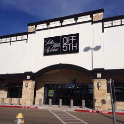 Saks Fifth Avenue - The exterior
