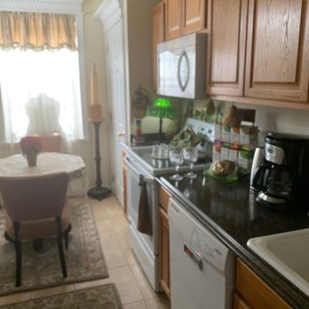 Big Yellow Inn - Common kitchens for guests to use! Nice bonus! - Hotels Near Me - Cedar City, Utah Big Yellow Inn - Common kitchens for guests to use! Nice bonus! - Hotels Near Me - Cedar City, Utah