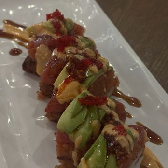 OJI Sushi & Sake Bar - Spicy Tuna Crispy Rice - Sushi Bars Near Me - Pasadena, California OJI Sushi & Sake Bar - Spicy Tuna Crispy Rice - Sushi Bars Near Me - Pasadena, California