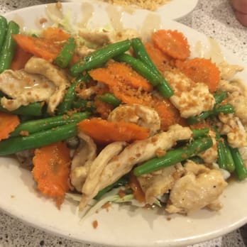 Thai Kitchen - Veggie plate with chicken - crisp veggies - Thai Near Me - Maryland Heights, Missouri Thai Kitchen - Veggie plate with chicken - crisp veggies - Thai Near Me - Maryland Heights, Missouri
