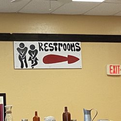 Jerry Bob's Family Restaurant - Bathroom sign