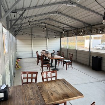 Double B's Burgers - Outdoor seating - Burgers Near Me - Modesto, California Double B's Burgers - Outdoor seating - Burgers Near Me - Modesto, California