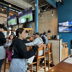 Good Liquid Brewing - Inside bar tops