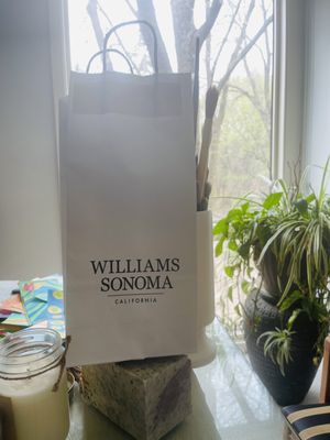 Williams-Sonoma by null