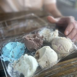 Holy Cow Creamery - Ice cream flight