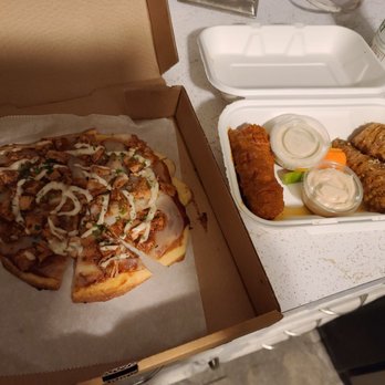 Strong Hearts Cafe - Chicken bacon ranch flat bread and Buffalo and garlic wings - Sandwiches Near Me - Syracuse, New York