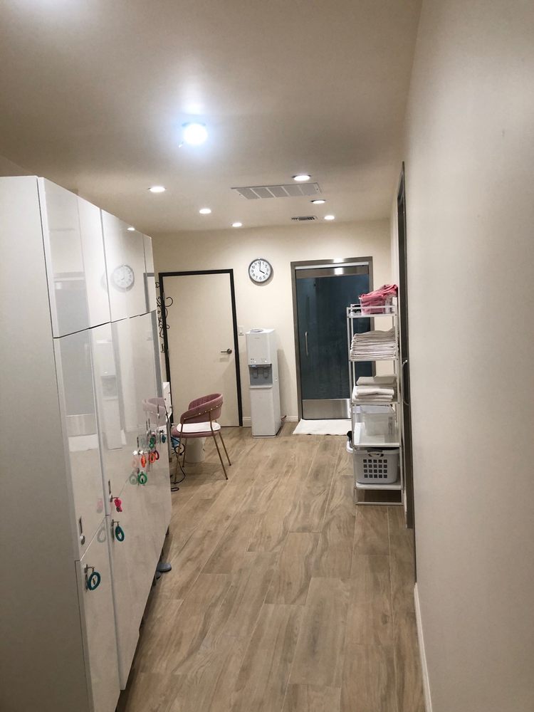 KANGNAM SAUNA Updated August 2024 14 Photos 4003 Wilshire Blvd