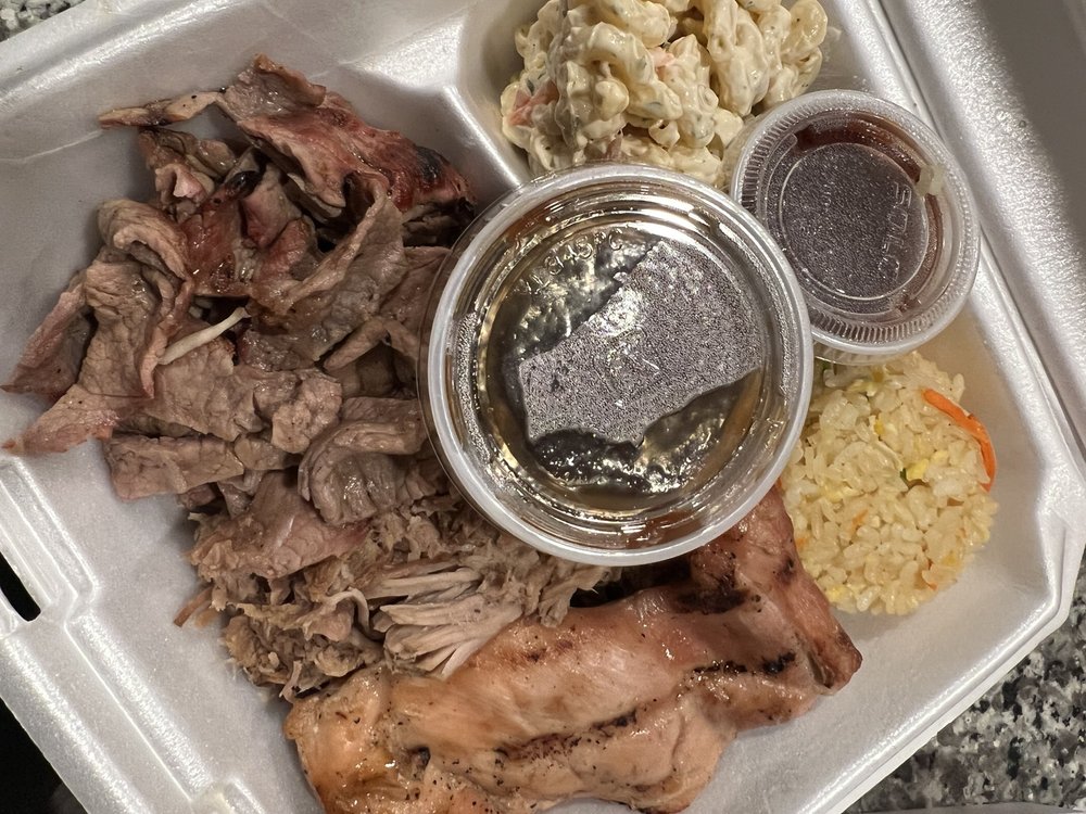 Food from Da Pineapple Grill