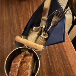 Le Fin de Siècle - Free bread