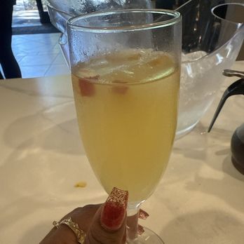 T's Brunch Bar - White peach mimosa - Breakfast & Brunch Near Me - Atlanta, Georgia T's Brunch Bar - White peach mimosa - Breakfast & Brunch Near Me - Atlanta, Georgia