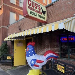 Gus's World Famous Fried Chicken - Look for the chicken!