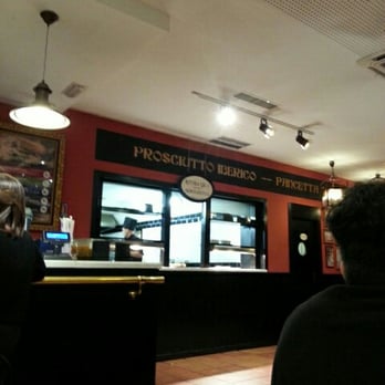 100 Montaditos - Il bancone dove si ritirano i Montaditos - Spanish Near Me - Rome, RM 100 Montaditos - Il bancone dove si ritirano i Montaditos - Spanish Near Me - Rome, RM