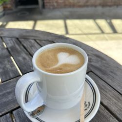 Tootsies - Caffe latte - really good coffee!