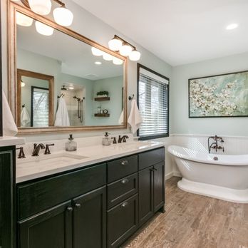 Universe Construction - a bathroom with a claw foot bathtub - General Contractors Near Me - Lehi, Utah