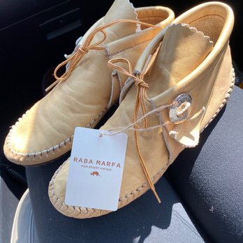RABA MARFA - Super comfy shoes - Used, Vintage & Consignment Near Me - Marfa, Texas RABA MARFA - Super comfy shoes - Used, Vintage & Consignment Near Me - Marfa, Texas