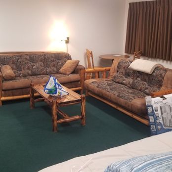 McQuoid's Inn - Family suite. Amazing inside. - Resorts Near Me - Isle, Minnesota