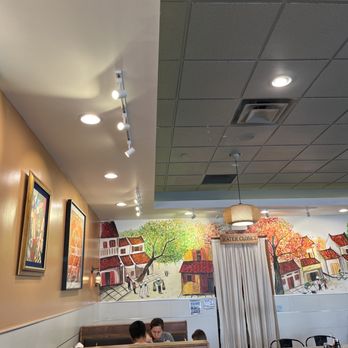 Ghien Bun Bo - Interior | IG: @socalnomnoms - Noodles Near Me - Westminster, California
