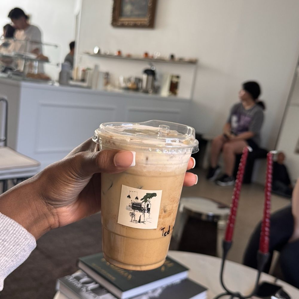 Hola Cafe Dallas - Teddy Graham espresso latte - Coffee & Tea Near Me - Dallas, Texas Hola Cafe Dallas - Teddy Graham espresso latte - Coffee & Tea Near Me - Dallas, Texas
