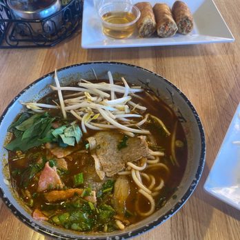 Lotus Restaurant - Pho bowl - Vietnamese Near Me - Minneapolis, Minnesota