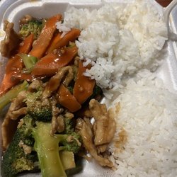 China Chef - Broccoli Chicken w/ steamed rice.