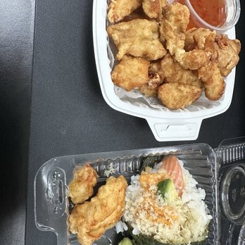 Sushi & Maki - Karage and spicy salmon hand roll - Japanese Near Me - Ajax, Ontario Sushi & Maki - Karage and spicy salmon hand roll - Japanese Near Me - Ajax, Ontario