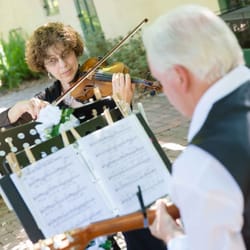 Music by Daphna - Performing at Allied Arts Guild