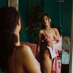 Buxom Boudoir