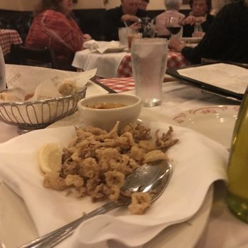 Maggiano's Little Italy - Italian Near Me - Hackensack, New Jersey