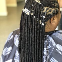 Le'Vire Blow Dry & Beauty Atelier - Loc Retwist