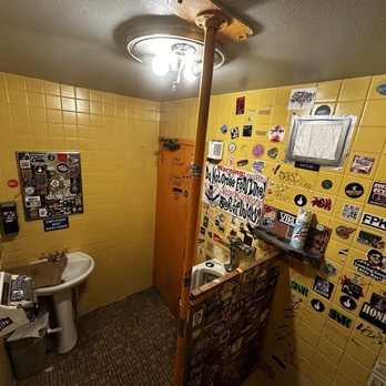 Westside Bowl - The bathroom is clean. This is in a bar/ bowling alley?!? Yep! - Pizza Near Me - Youngstown, Ohio Westside Bowl - The bathroom is clean. This is in a bar/ bowling alley?!? Yep! - Pizza Near Me - Youngstown, Ohio