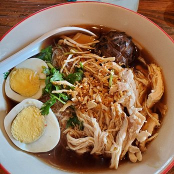 Klom Klorm - Guay tiew gai - Thai Near Me - Brooklyn, New York
