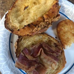 Well, for the third time in a row my bacon egg and cheese croissant is... bacon. Not a bacon egg and cheese as I asked for. Well, for the third time in a row my bacon egg and cheese croissant is... bacon. Not a bacon egg and cheese as I asked for.