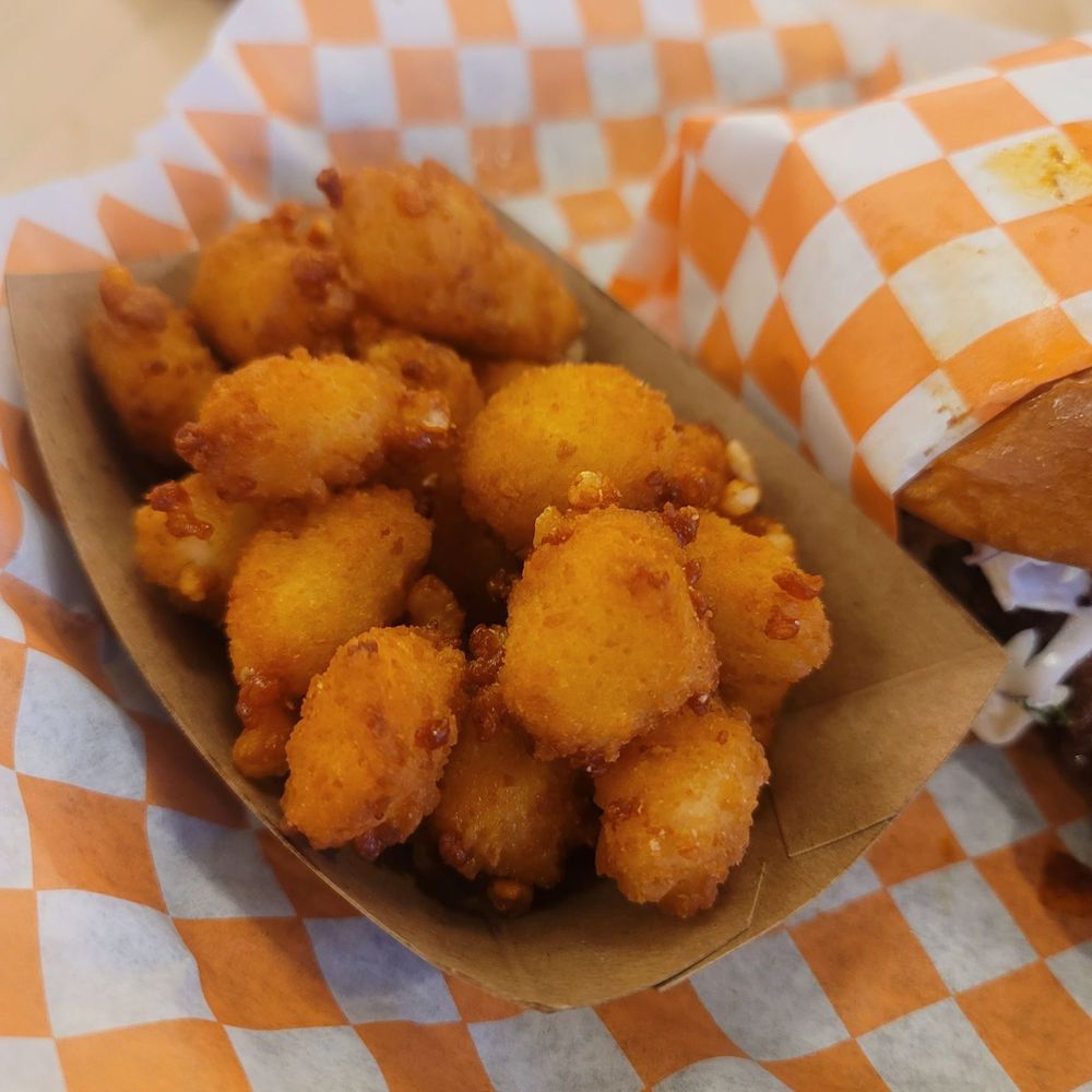 Minnie Bird - Cheese curds on the side - Chicken Shop Near Me - Schaumburg, Illinois Minnie Bird - Cheese curds on the side - Chicken Shop Near Me - Schaumburg, Illinois