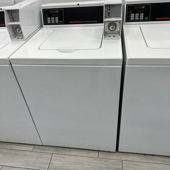 Rios Laundry Express - Machines that are $2.50 with no lock - Laundromat Near Me - Thousand Palms, California Rios Laundry Express - Machines that are $2.50 with no lock - Laundromat Near Me - Thousand Palms, California