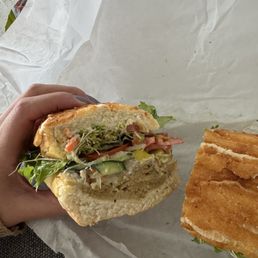 Garlic "chicken" vegan sandwhich