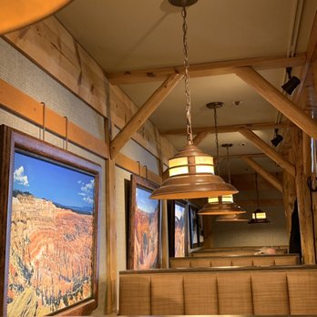Ruby's Inn Restaurant - Beautiful log-cabin style - American Near Me - Bryce Canyon, Utah Ruby's Inn Restaurant - Beautiful log-cabin style - American Near Me - Bryce Canyon, Utah