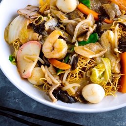 Seafood Double Pan-Fried Noodles Seafood Double Pan-Fried Noodles