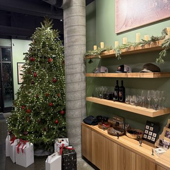 New Clairvaux Vineyard - Wine Tasting Room Near Me - Redding, California