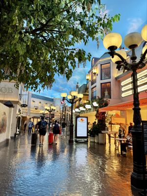 Le Cabaret Lounge by null