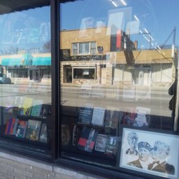 Exterior photo of Underground Bookstore - Chicago, Illinois Exterior photo of Underground Bookstore - Chicago, Illinois