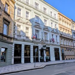 Hotel Julian Prague - No maddening tourist crowds here!