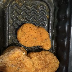 Pizza Hut - Dried Boneless Wings missing sauce