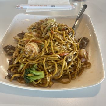 Fusion House - House Special Lo Mein - Sushi Bars Near Me - Harrisburg, North Carolina