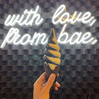 Bae - Pineapple and vanilla ice cream swirl - Ice Cream & Frozen Yogurt Near Me - Houston, Texas Bae - Pineapple and vanilla ice cream swirl - Ice Cream & Frozen Yogurt Near Me - Houston, Texas