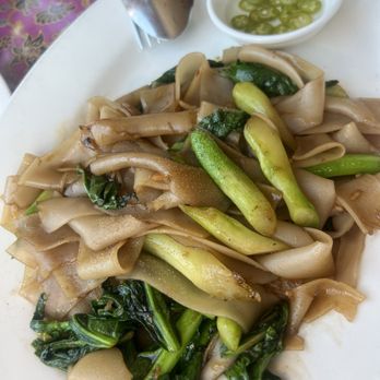 Anajak Thai - Pad See Ew - Thai Near Me - Sherman Oaks, California