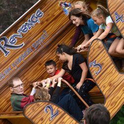 ACP Entertainment - Pirates Revenge Carnival Ride