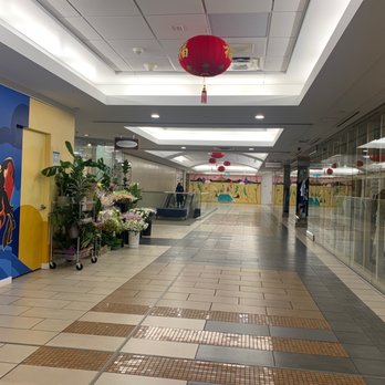 Royal Centre - Shopping Centers Near Me - Vancouver, British Columbia