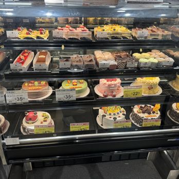 99 Ranch Market - Cakes for sale in the bakery - International Grocery Near Me - Arcadia, California 99 Ranch Market - Cakes for sale in the bakery - International Grocery Near Me - Arcadia, California